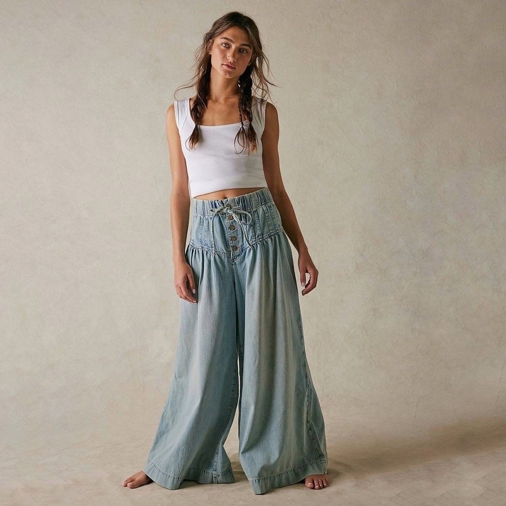 Free People We The Free Forget Me Knot Pull-On Jeans Size Large  Light Wash‎